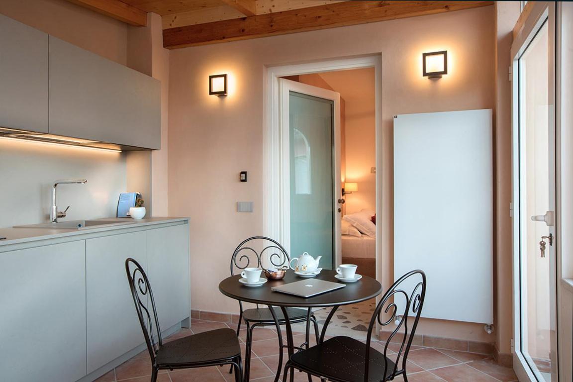 Dimora Del Leone Gaeta Bed and Breakfast Exteriör bild