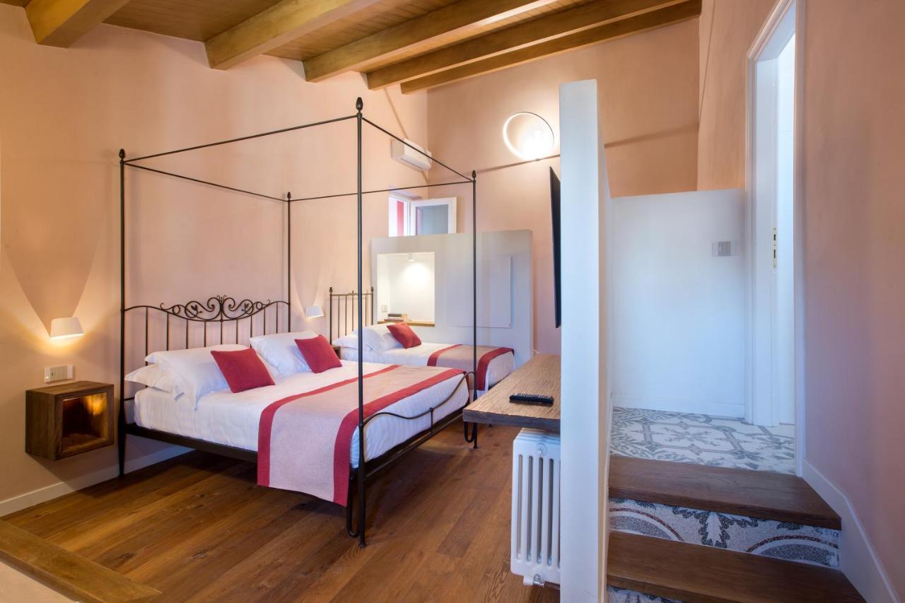 Dimora Del Leone Gaeta Bed and Breakfast Exteriör bild
